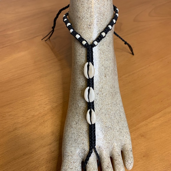 Handmade Cowrie Shell Macrame Anklet w/ Toe Ring – Black - Picture 3 of 7